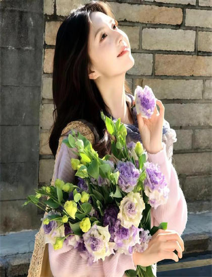 收藏必备：探索《火焰中的美女》的奥秘：隐藏细节与深层意义