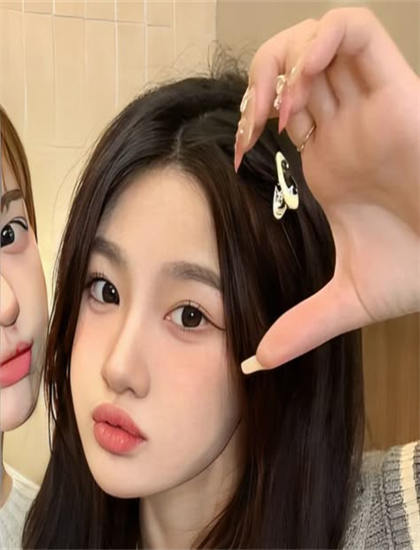 【行业影响分析】艺术电影经典《百万婚礼》服装的时代还原与角色塑造 音乐家配乐艺术分析深度解读